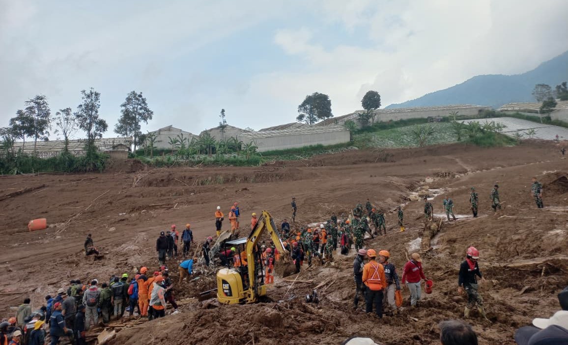 11 Orang Tewas dan Puluhan Warga Masih Hilang Akibat Longsor di Cisarua, Bandung Barat